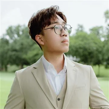 Ah Shuang (Hui Huang Ong), founder of H2ODreamer Studio